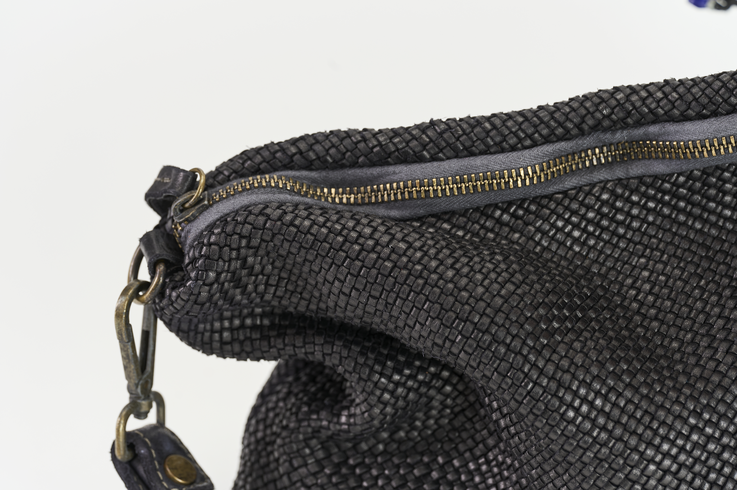 V031 SMALL Leather Bag