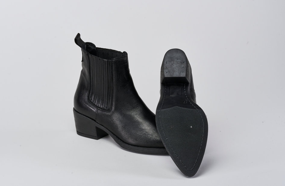 Brenda 21 Black