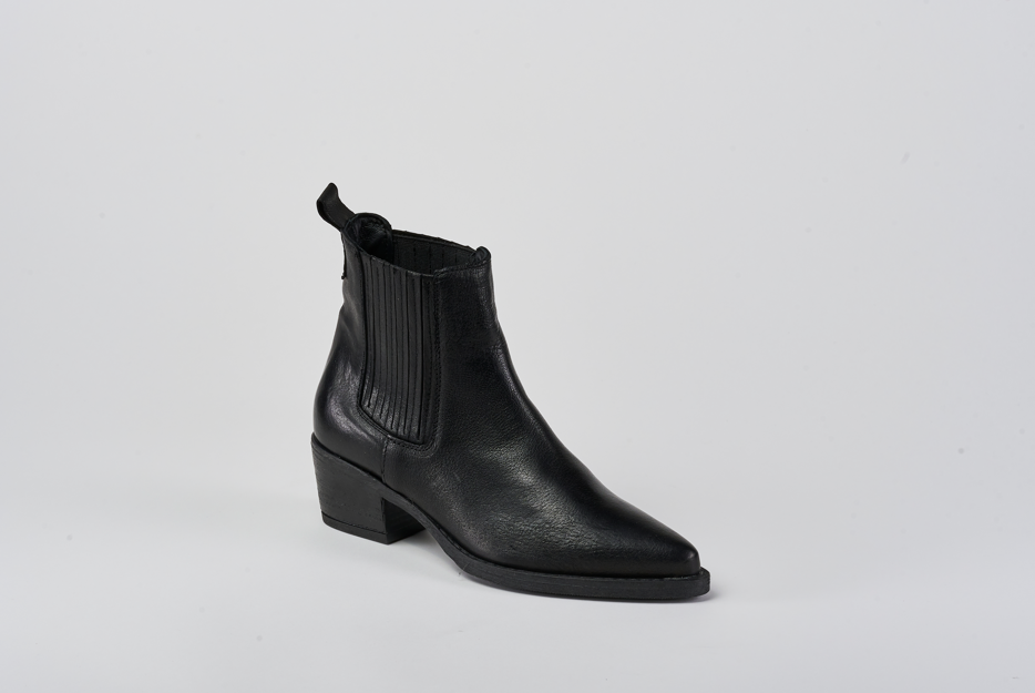 Brenda 21 Black