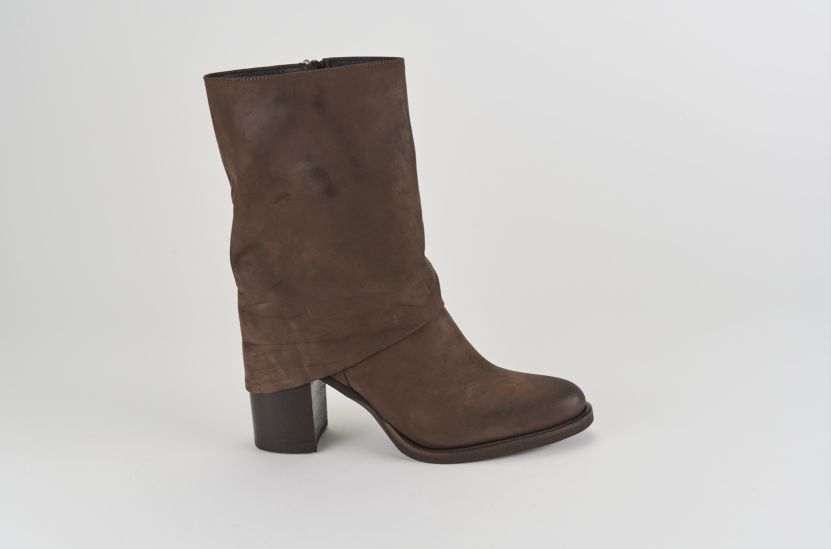 Carola 12 Brown
