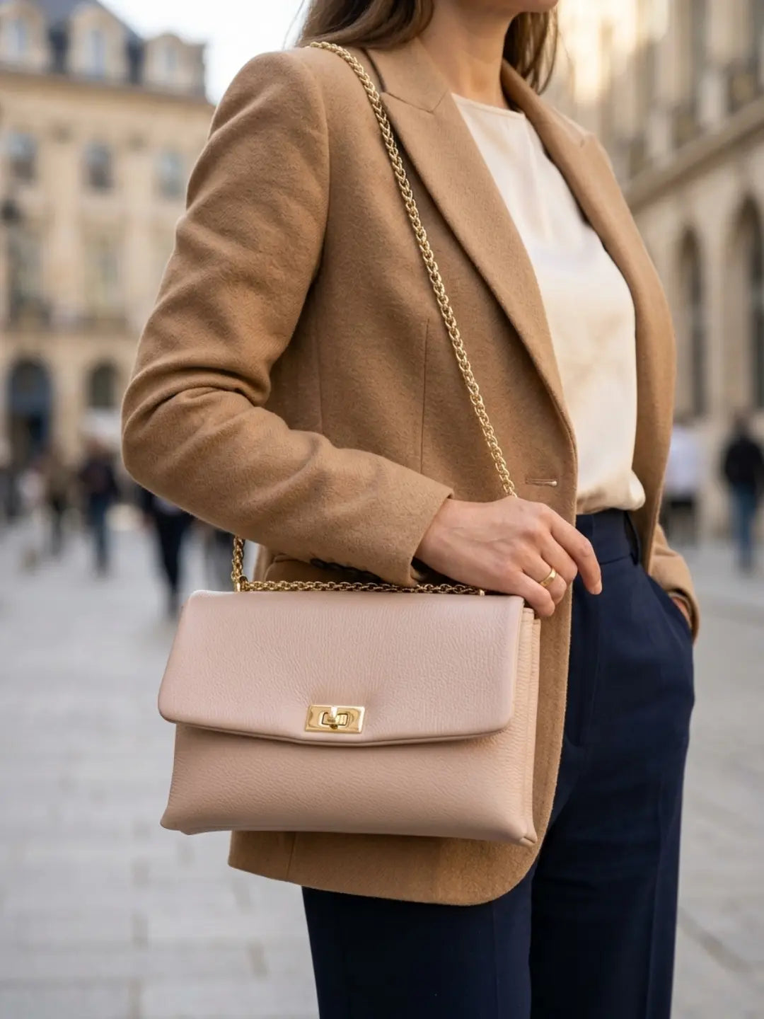 Borsa da spalla in pelle con tracolla a catena - ‎BASS 29832 Cipria Barbera Biella - Scarpe Fatte a Mano