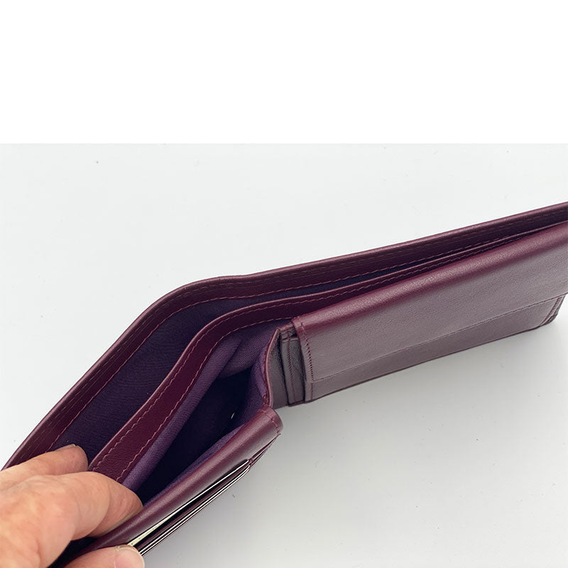 Portafoglio con Portamonete e Patta Nappa Bordeaux